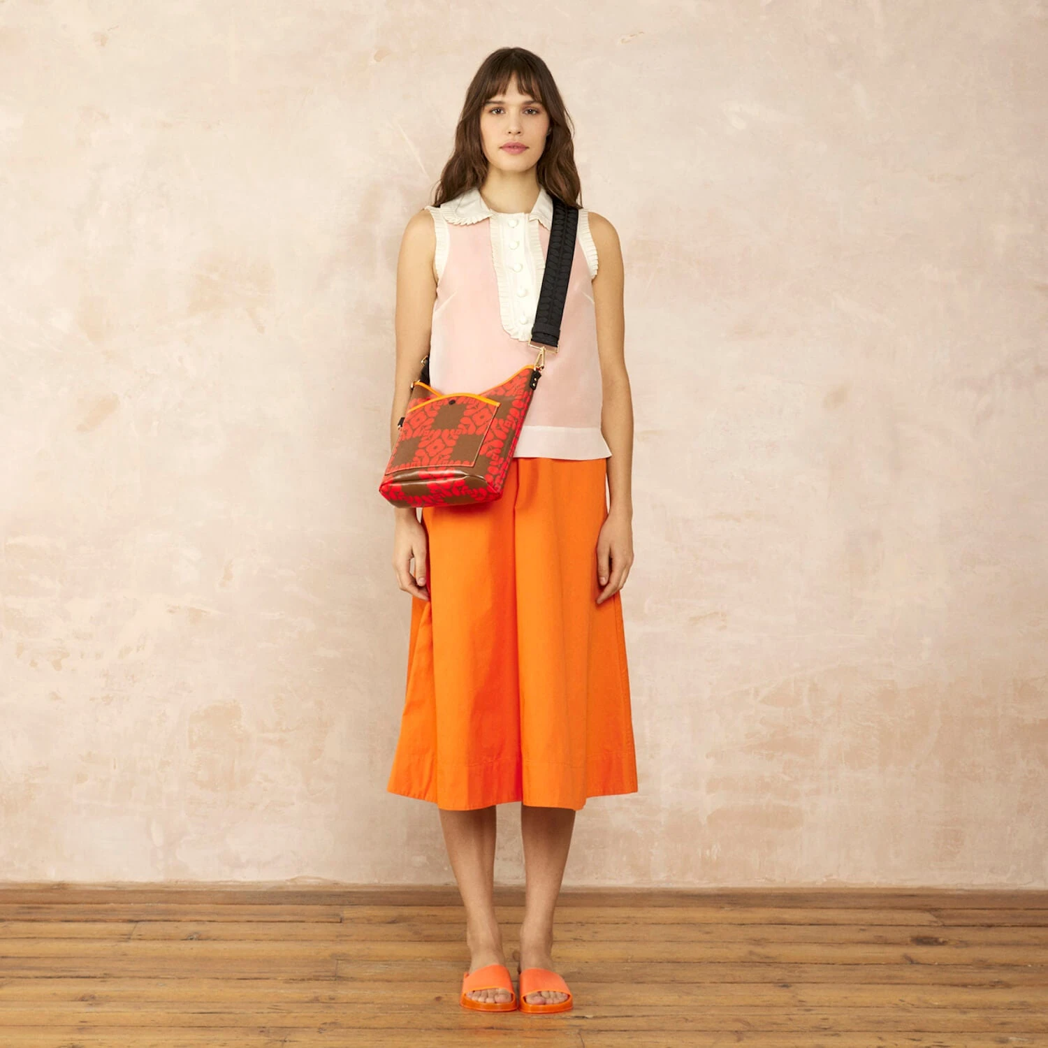 Cross Carry Crossbody - Lattice Flower Tile Conker - Image 2